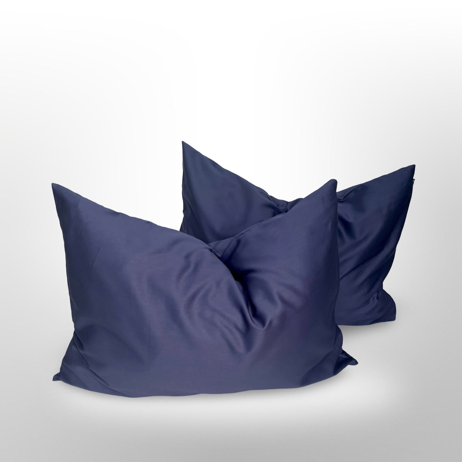 Karaliskas-melis-pagalviu-uzvalkalai