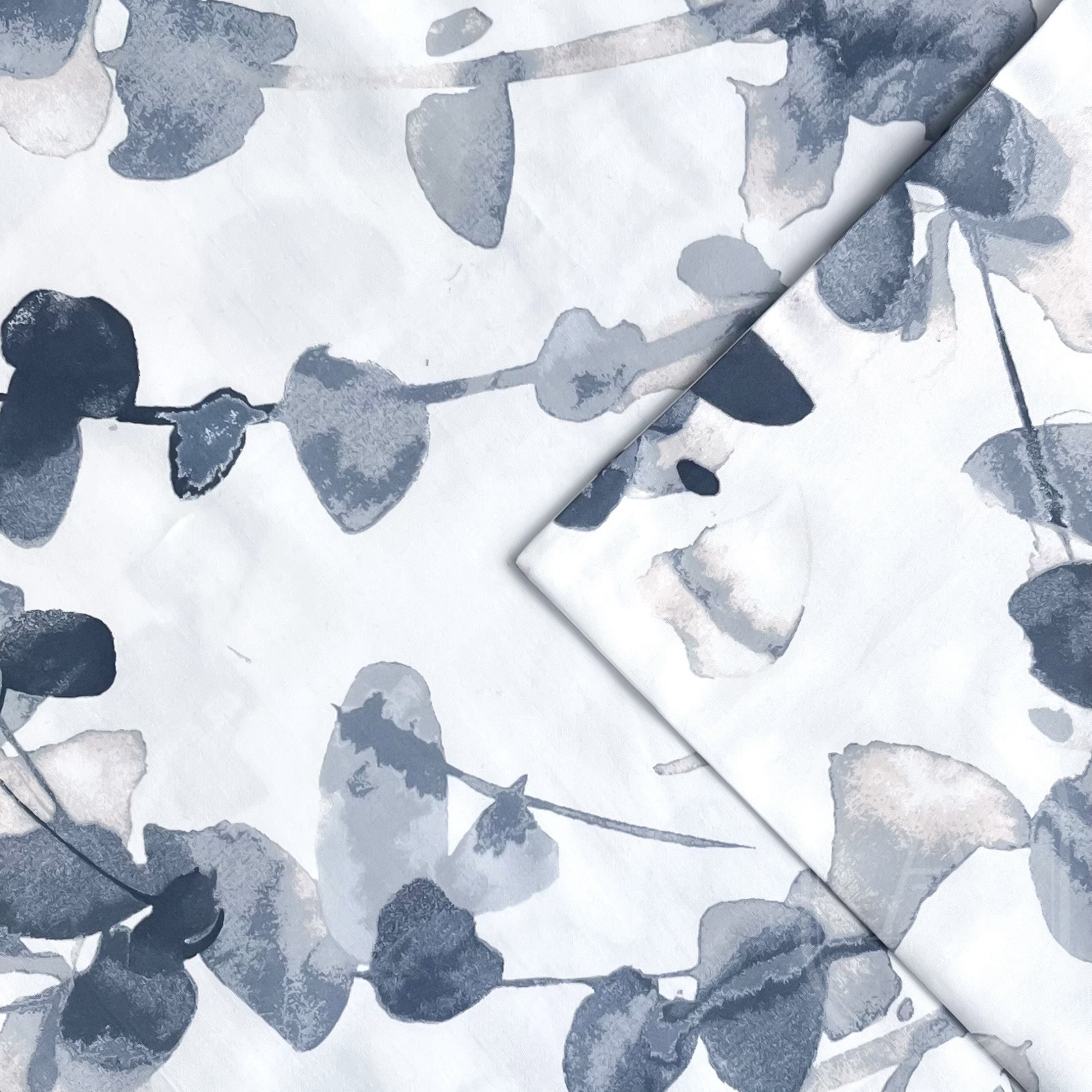 Klasikinio satino margas patalynės komplektas „MĖLYNAS EUKALIPTAS“